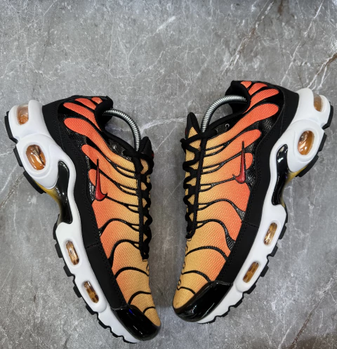 Tênis Air Max Plus "Sunset" ( Laranja/Amarelo Degradê)